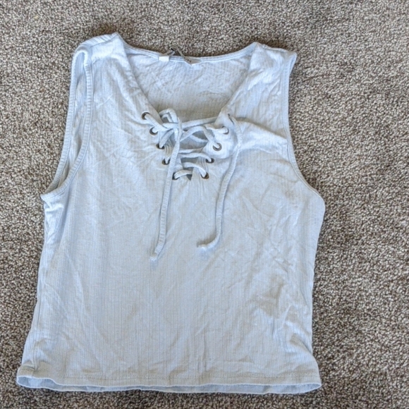 Bundle of three cute summer tops - Picture 3 of 4